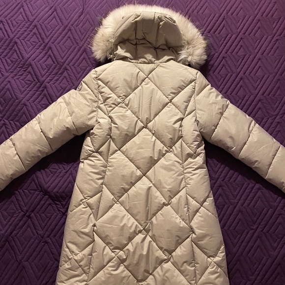 Winter coat. - Picture 3 of 4